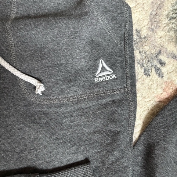 3/10$ 🌷 Reebok Gray Jogger Sweatpants - Picture 3 of 5